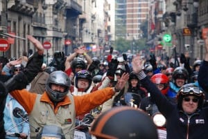 Más de 350 Vespas y Lambrettas por el Centro de Valencia Más de 350 Vespas y Lambrettas por el Centro de Valencia